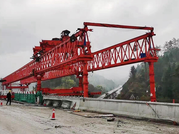 福建三明40/140双导梁步履式架桥机